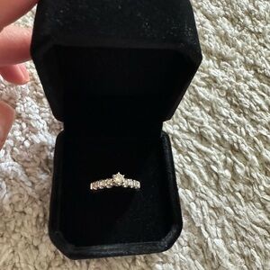 14k white gold diamond wedding/engagement ring. Size 6
